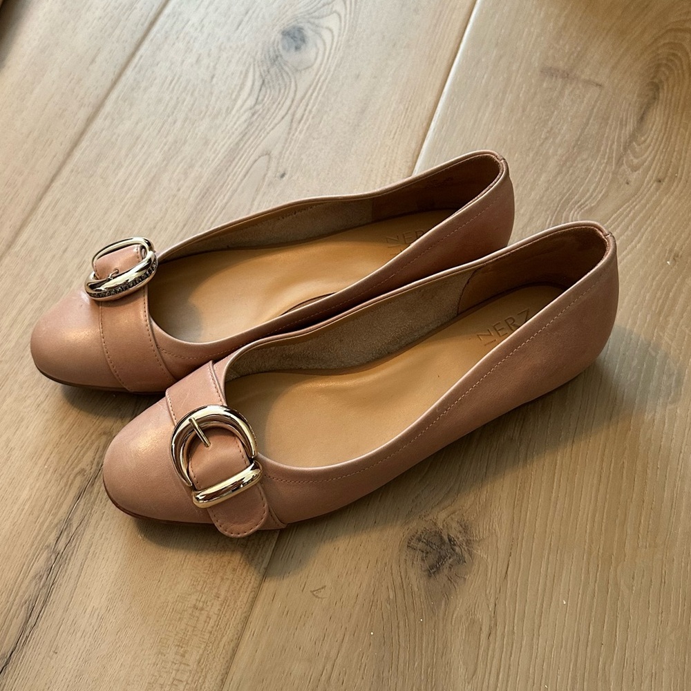 Naturalizer Flats